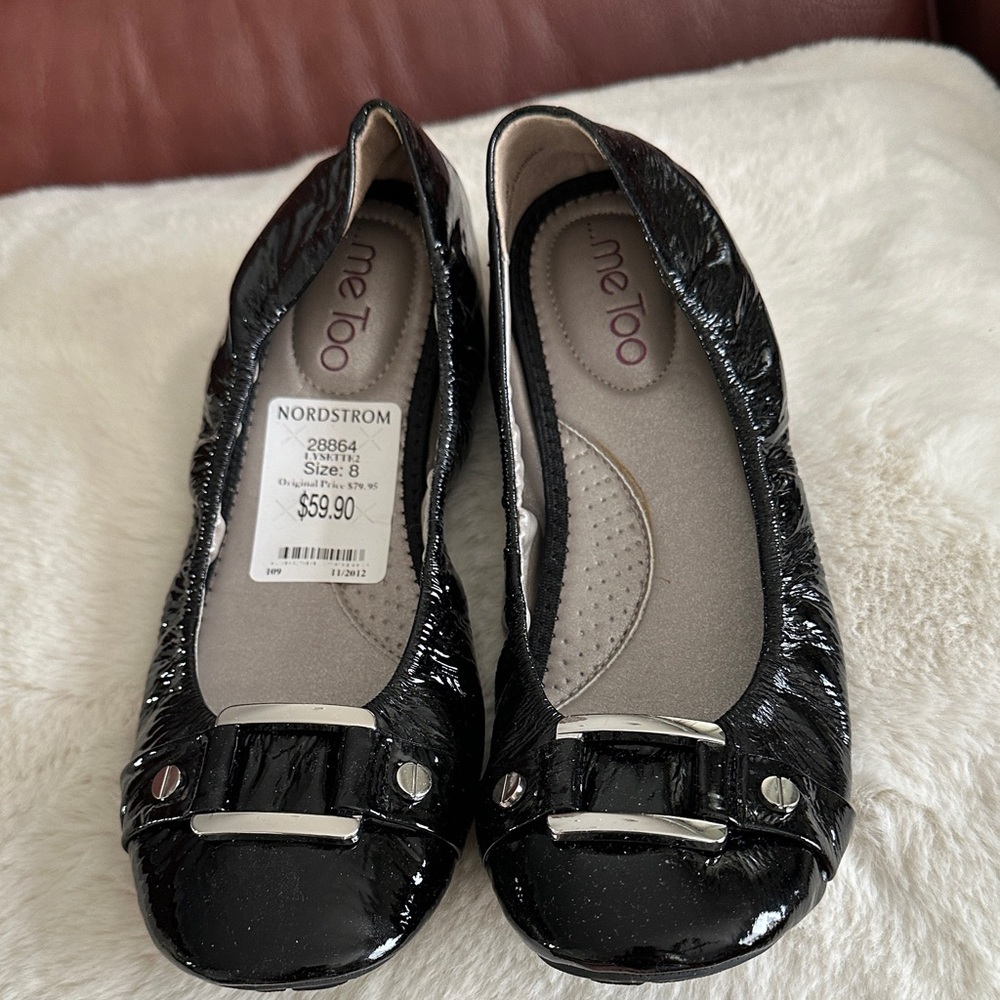 Me Too black patent leather flat. Size 8. NWT.